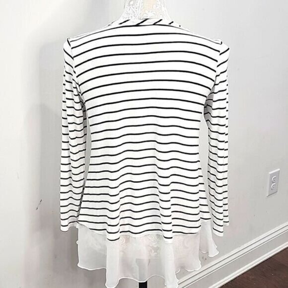 Cha cha vente lightweight 3/4 sleeve top with sheer hem, Medium - Picture 3 of 5